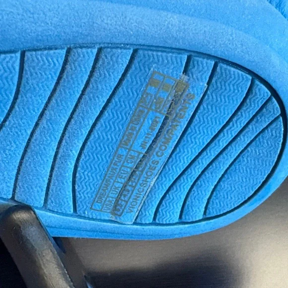 Vionic Women's Blue Fuzzy Slippers - Picture 6 of 9